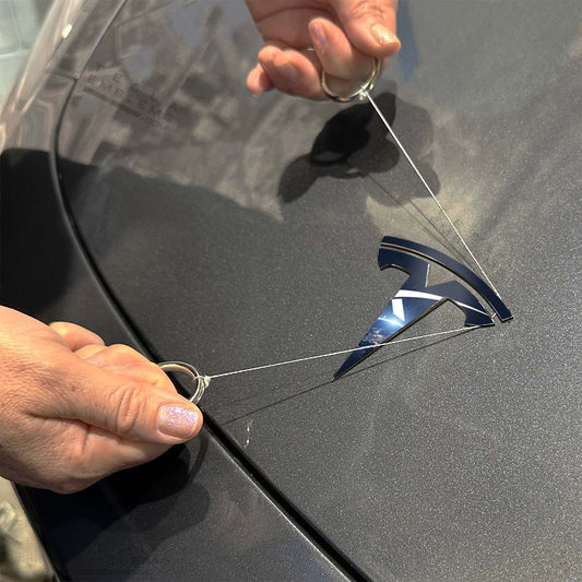 DE - Lon Emblem Removal Tool and Adhesive Removal Kit - Tesla Emblems