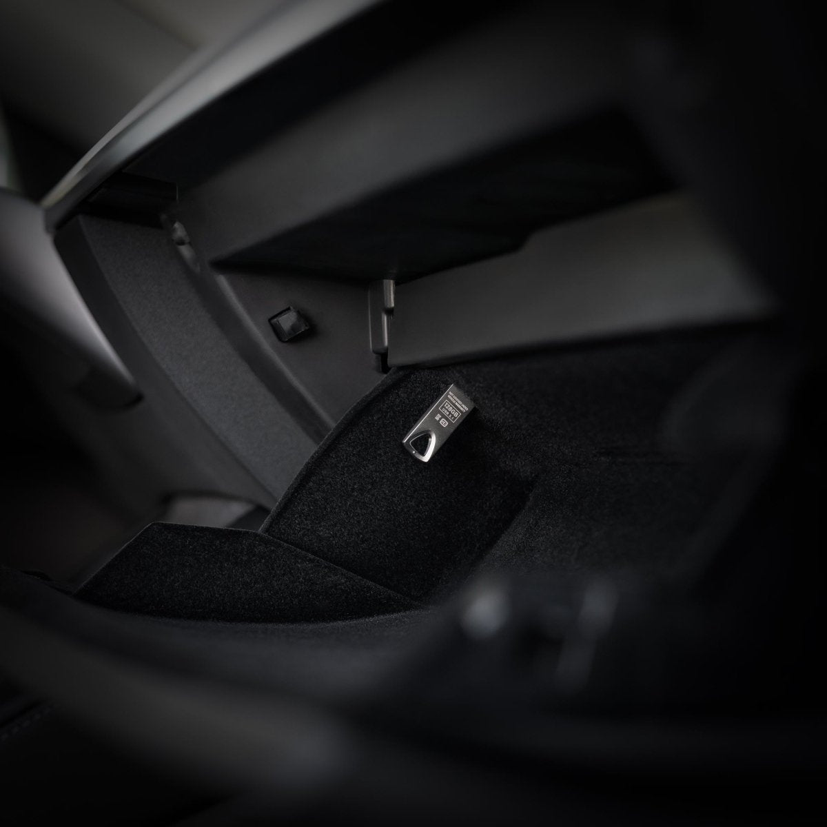 Tesla Original USB Drive - 128 GB - Tesla Emblems