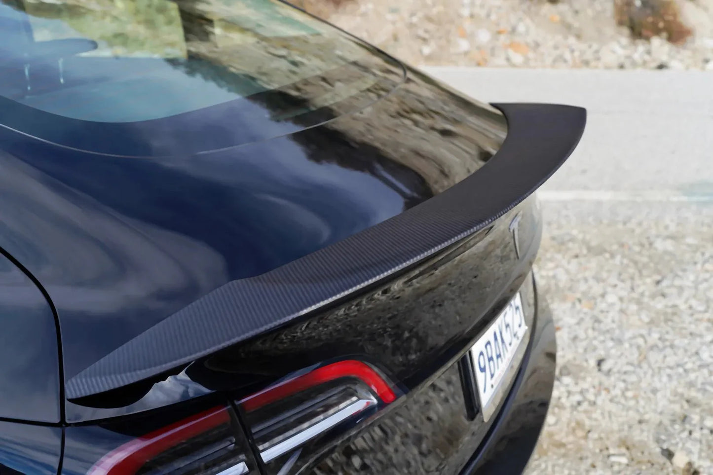 2017-2024 Tesla Model 3 & Y 1st Gen - Matte Carbon Fiber V-Style Spoiler